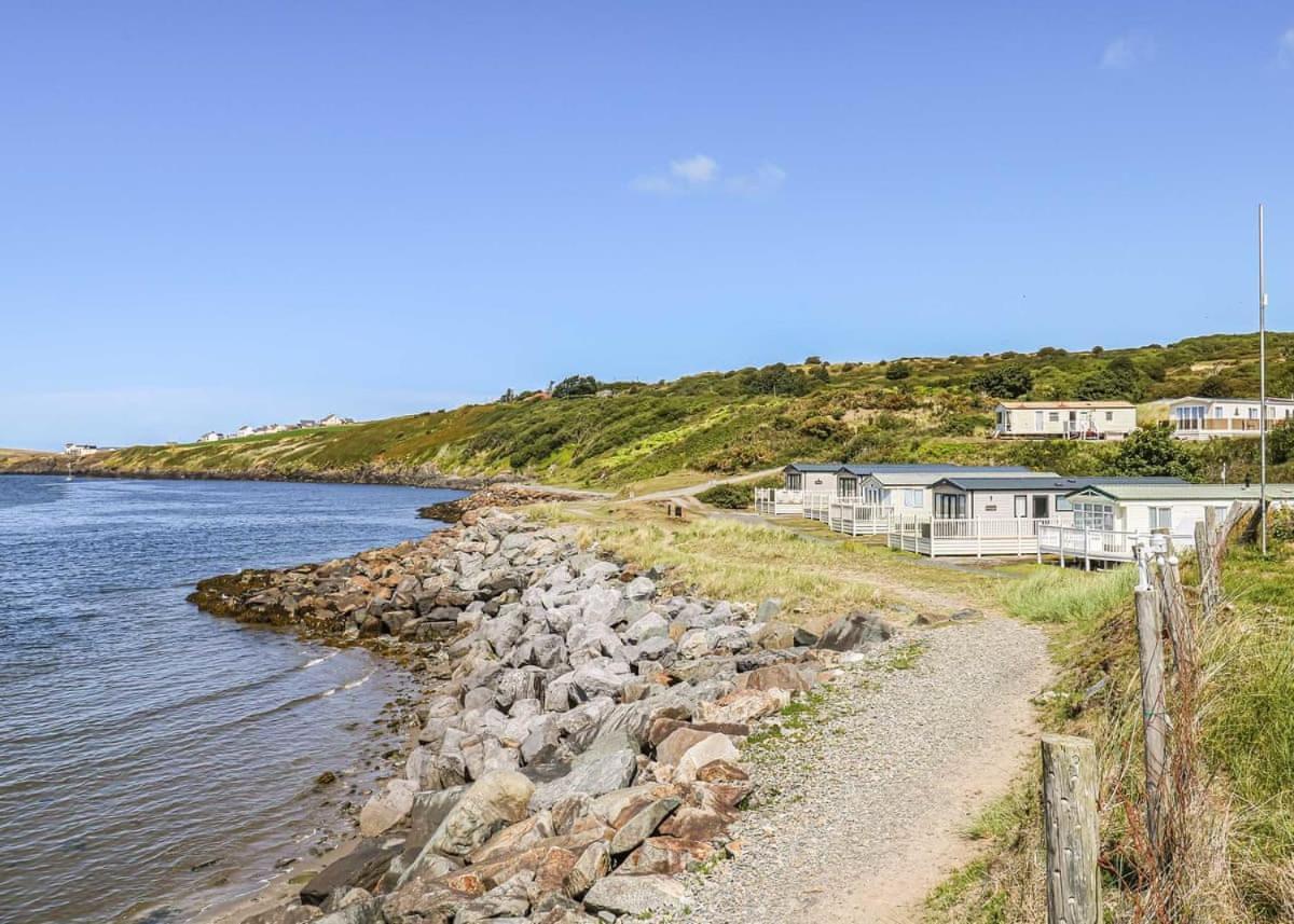 Hotel Waters Edge Leisure Park Cardigan Exterior foto